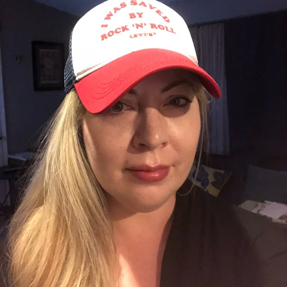 Meet your Posher, Nicolette - Picture 1 of 1